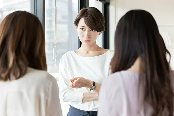 職場の人間関係がストレスの原因!?先輩社員との付き合い方を徹底調査!
