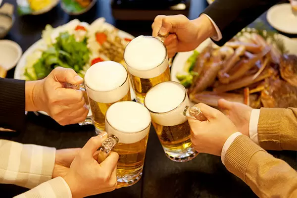 行く？ 行かない？会社の「飲み会問題」解決法