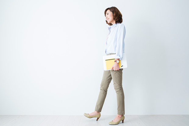 オフィスカジュアルOKってどんな服装?基本のコーディネートと注意点_2_2