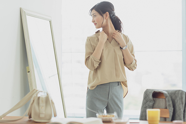 オフィスカジュアルOKってどんな服装？基本のコーディネートと注意点