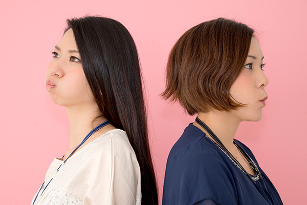 職場の人間関係を左右するマウンティング女子たちの実態！その心理と攻略法