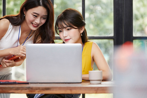 仕事ができる人は質問上手！？「質問力」を磨いて人間関係もスキルも上向きに