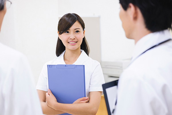 20代、30代の「医療・介護職」のみなさん、100人に聞きました！「仕事のやりがい」「苦労・悩み」「人間関係のストレス」リアル調査